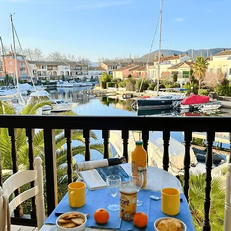 Lovely 3-room With Ac And Wifi - Lift Apartamento Grimaud